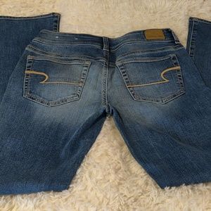 American Eagle Women's Kickboot Jeans (Size 6)